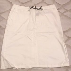 White Skirt w/ metal Clasp Belt Size 8